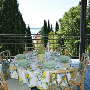 https://kates-apartment.it-lombardy.com