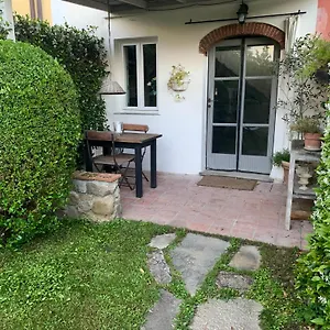 https://la-casina-di-verciano.it-tuscanyhotel.com
