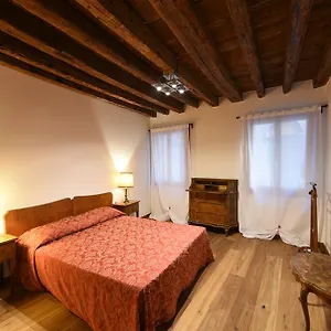 Apartment Mercerie E Capitello, Venedig
