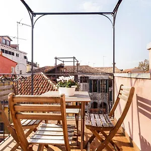 Apartment Ca' Del Mariner With Terrace, Venedig