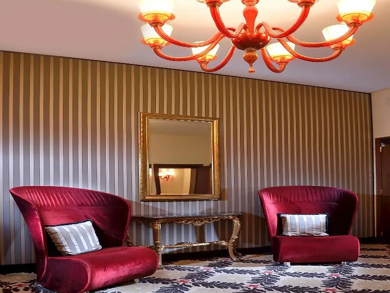 Hotel Amadeus Venice 4*,