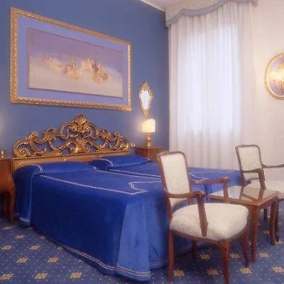 Hotel Amadeus Venedig 4*,  Italien