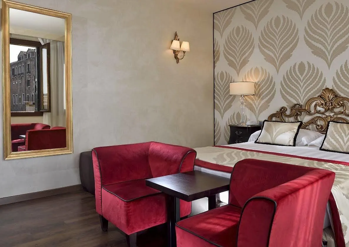 Hotel Amadeus Venedig 4*,